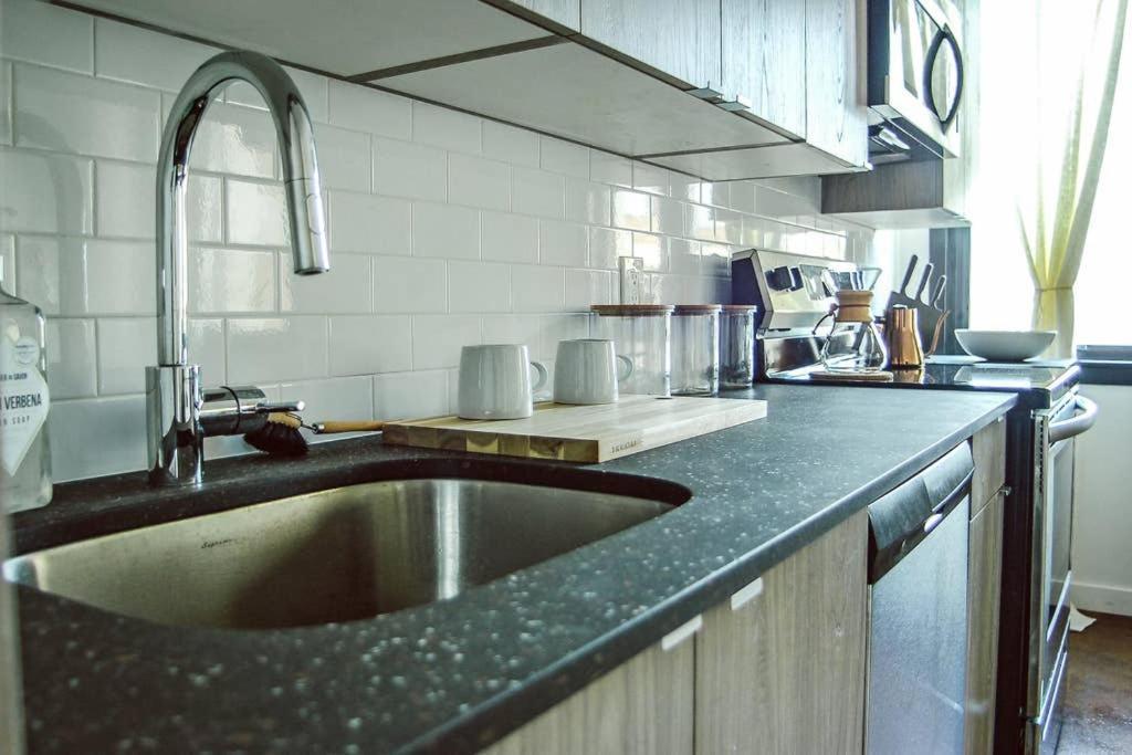 Rail Park Downtown Studio, Amazing Views, Contactless Check-In Philadelphia Exteriör bild